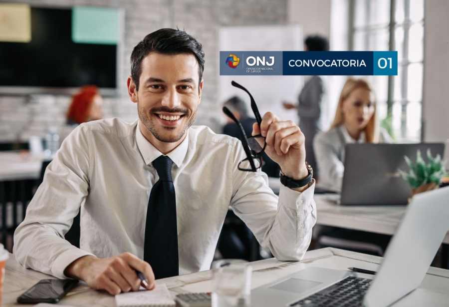 Asistente de operaciones y TI / Ver